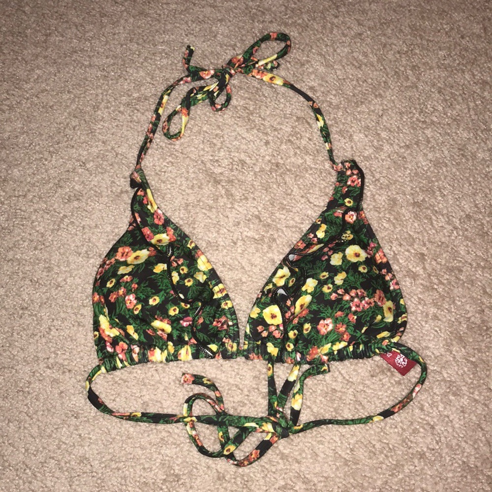 Guess bikini top